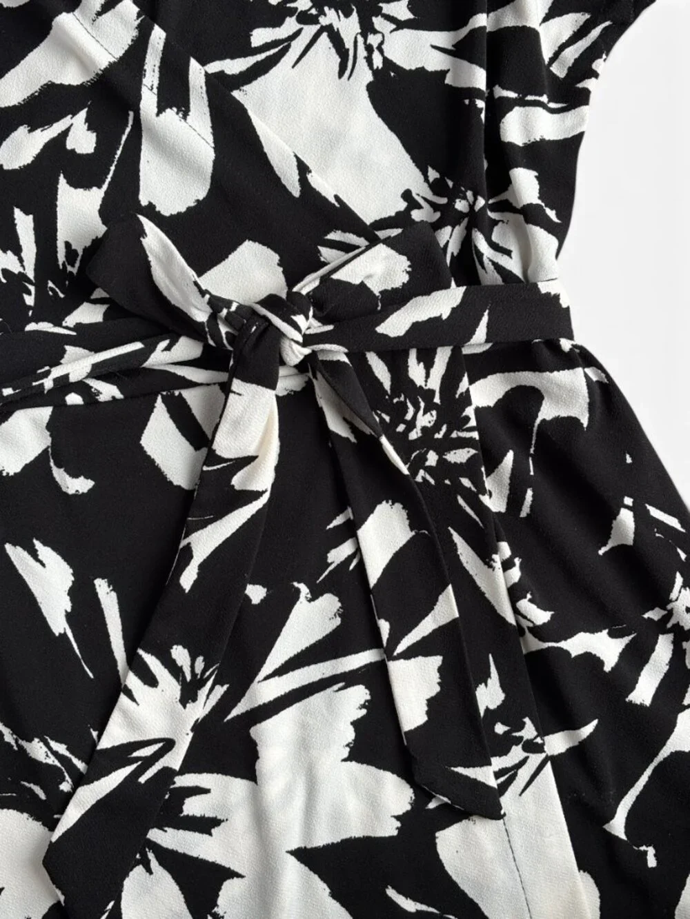 Nine West Black White Floral Faux Wrap Dress Belted Stretch Size L